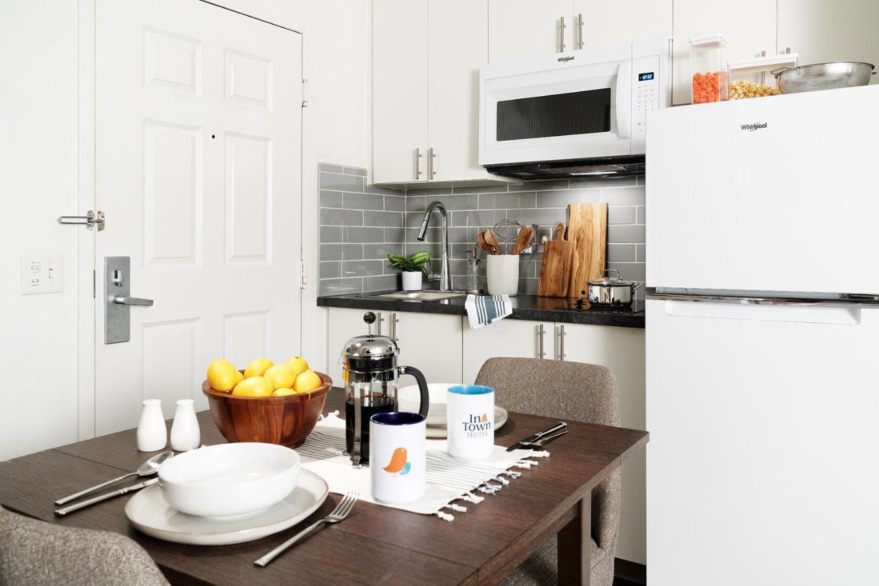 Intown Suites Extended Stay Indianapolis In -College Park Michigan Road Eksteriør bilde